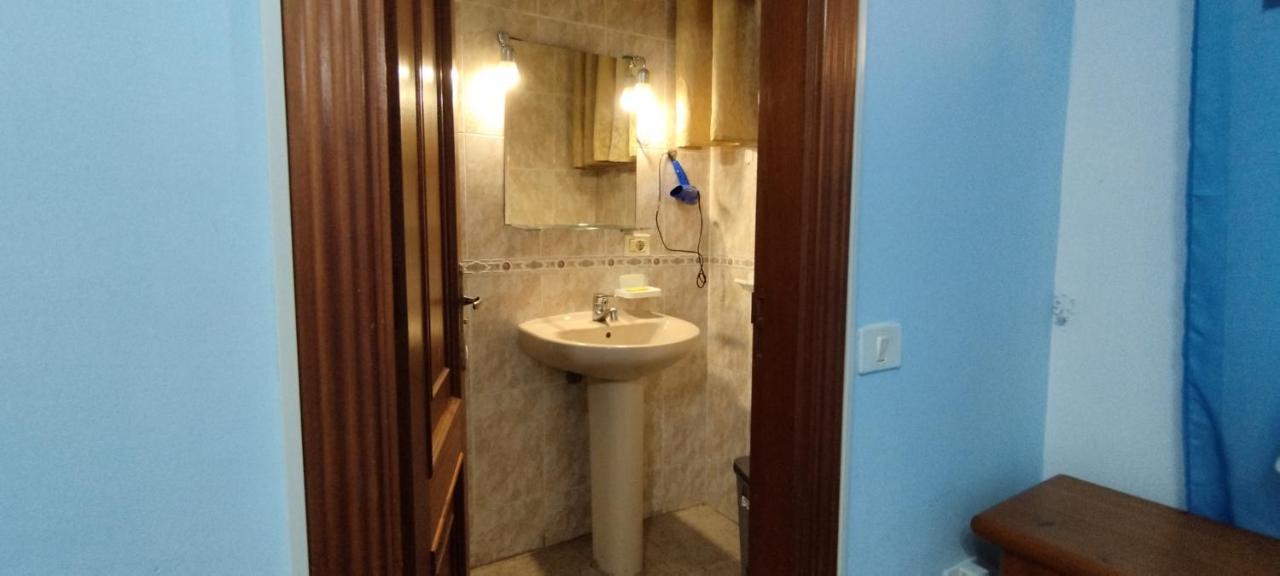 Los Cristianos Centro, Room With A Private Bathroom In Shared Apartment Arona  Exterior photo